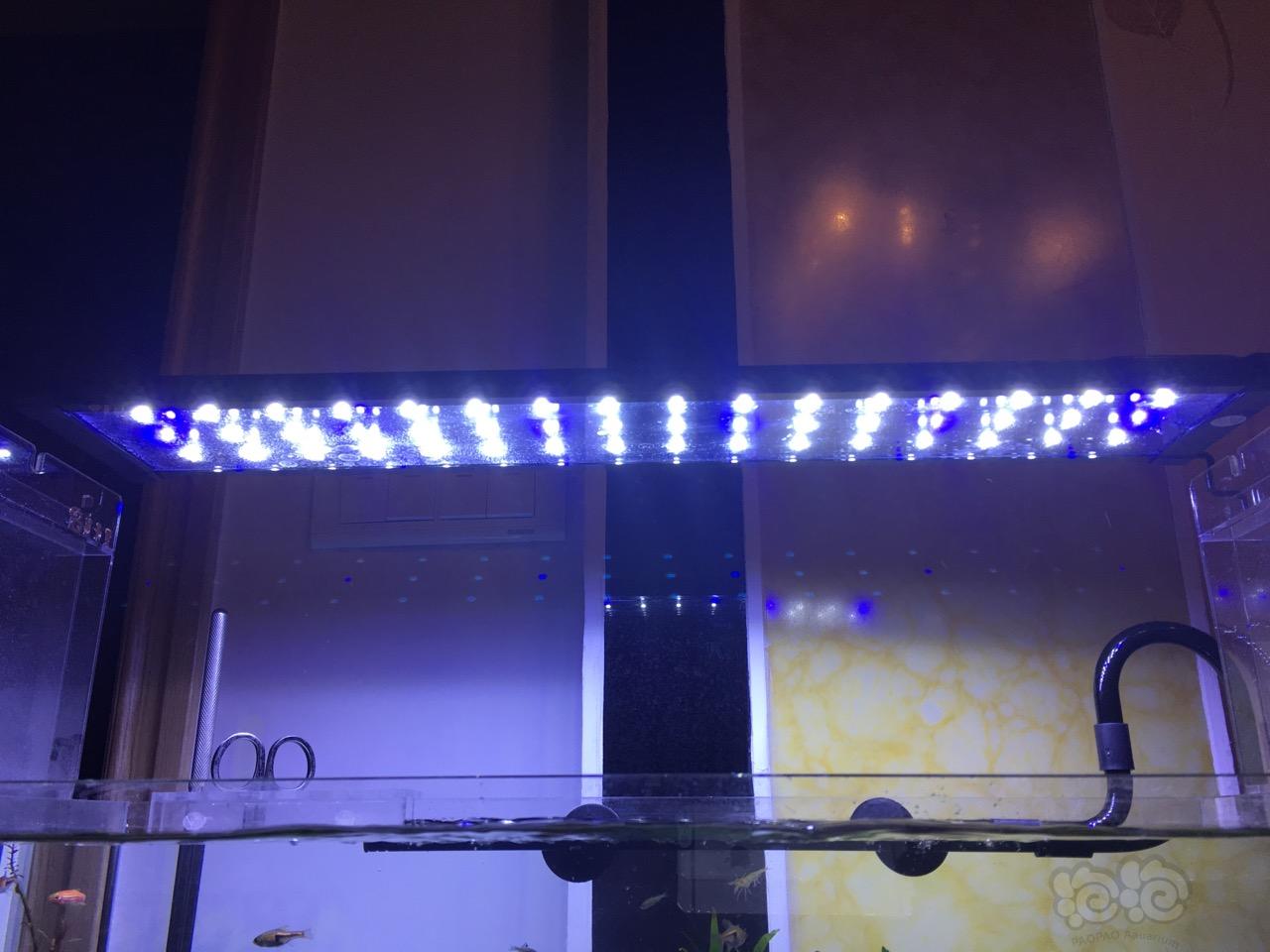 卖一个奥德赛LED灯，60厘米长，12宽，需要的联系我，原价135…-图3