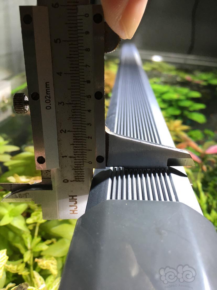 吉印刀锋水草灯试用 泡泡水族