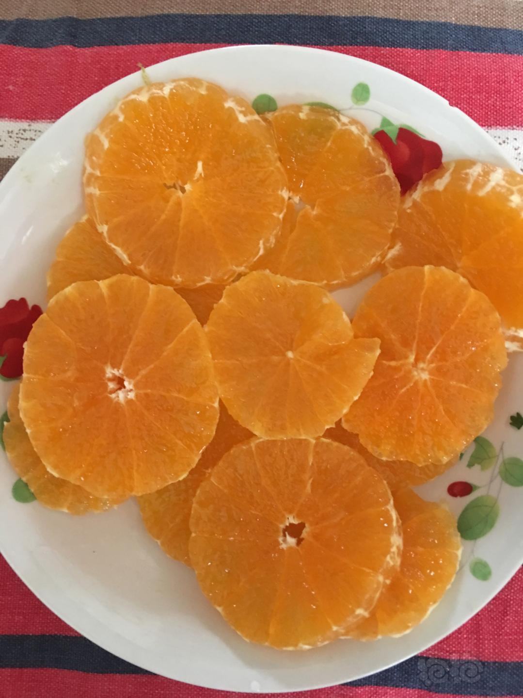 孩子养成习惯了,吃完饭就得切橙子-图1