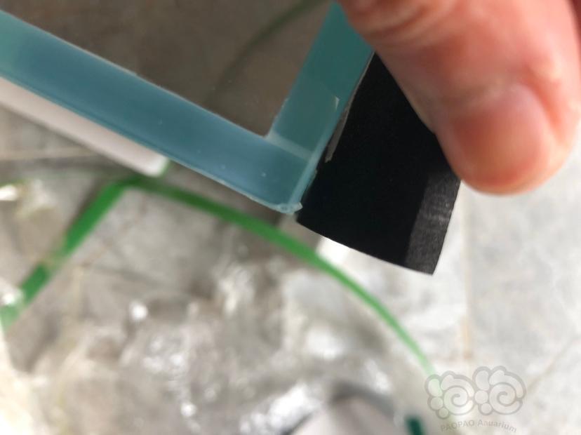 鱼缸不小心磨掉了一个角