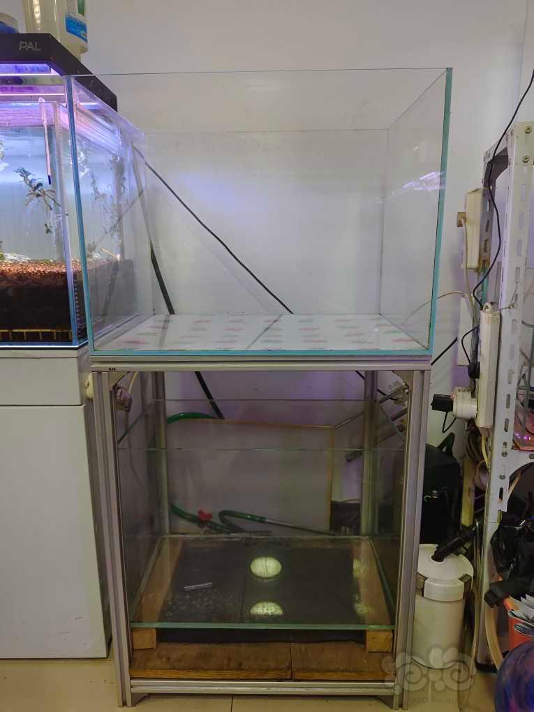北京市昌平区北七家出售超白鱼缸和铝合金架子一套-图1