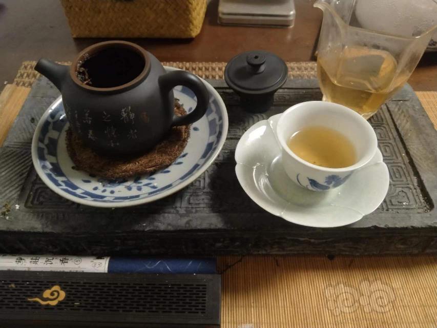 一个人喝茶-图1