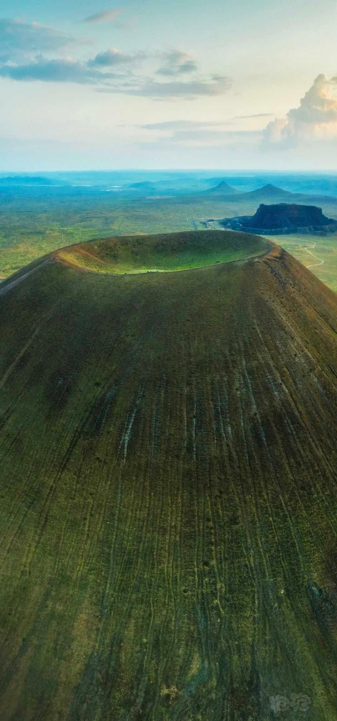 乌兰哈达火山-图1